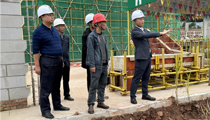向誠(chéng)、石鎮(zhèn)槐暗訪工程項(xiàng)目建設(shè)和企業(yè)運(yùn)營(yíng)管理工作